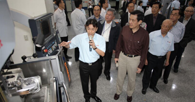 經濟部工業局新聞發布-馬總統參訪慶鴻機電公司